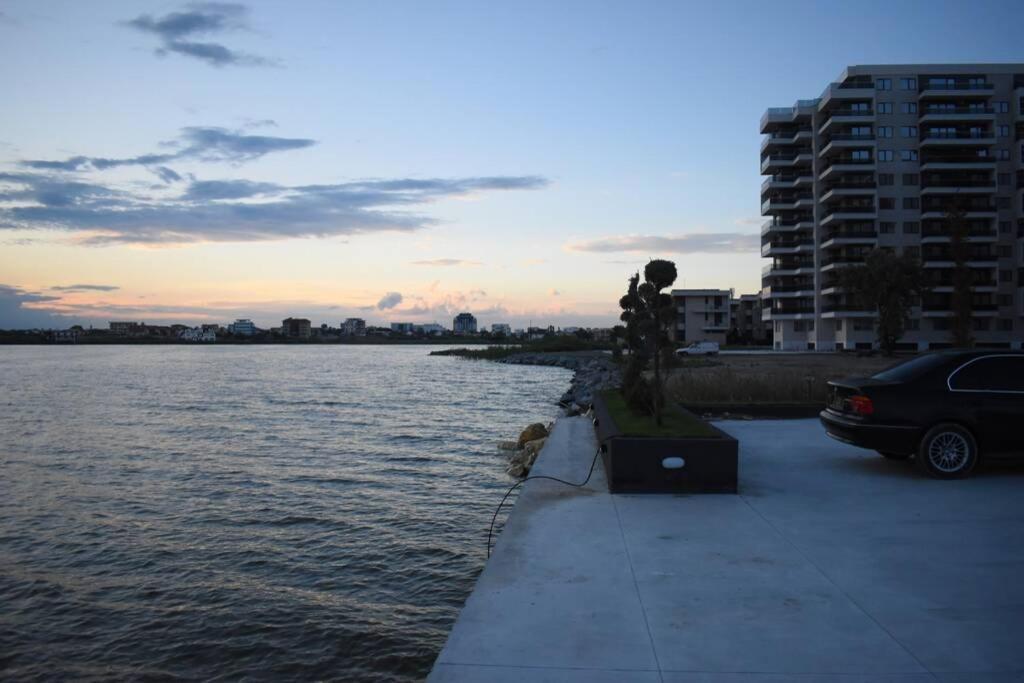 Apartment By The Lake With A View ママイア エクステリア 写真