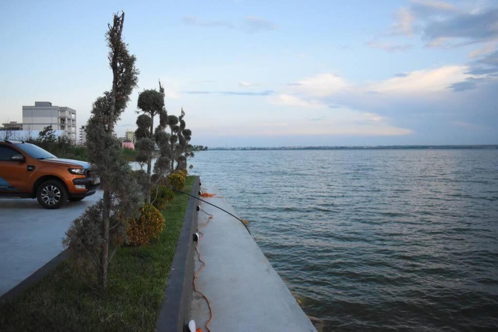 Apartment By The Lake With A View ママイア エクステリア 写真