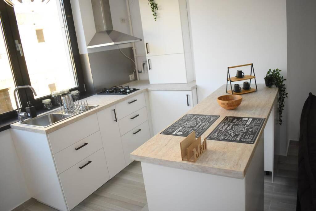 Apartment By The Lake With A View ママイア エクステリア 写真